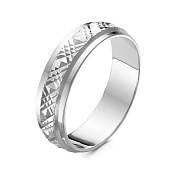 Обручальное кольцо из серебра с алмазной гранью
